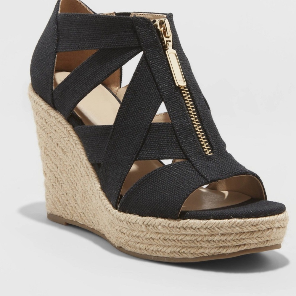 3/40 bundle! Great black and gold wedges!